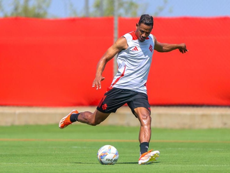 Fernando ainda não definiu se retomar a carreira no futebol Fernando ainda não definiu se retomar a carreira no futebol