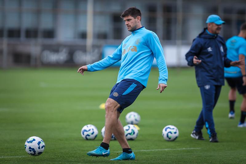 Kannemann vai liderar o Gr&ecirc;mio diante do Santos
