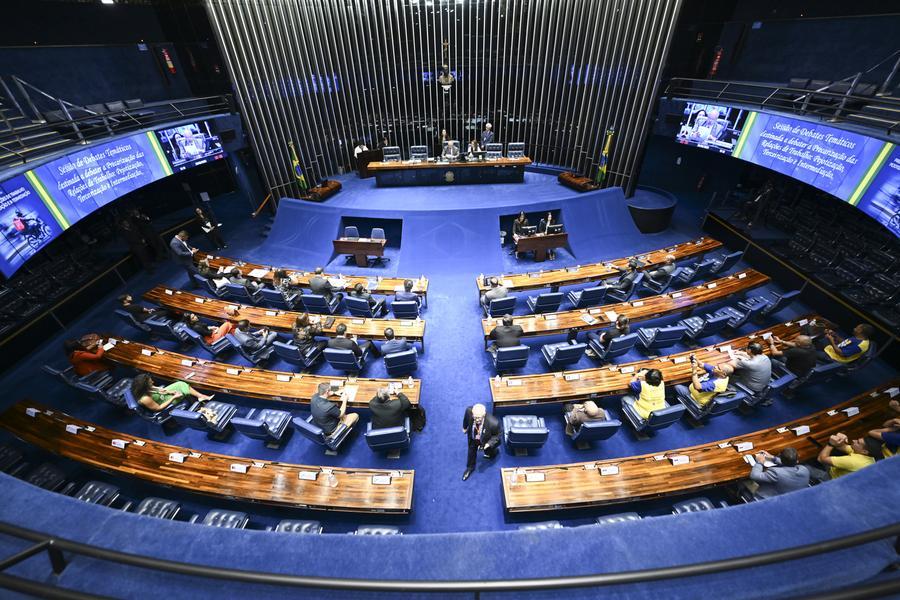 Texto recebeu mais de 100 emendas no Senado