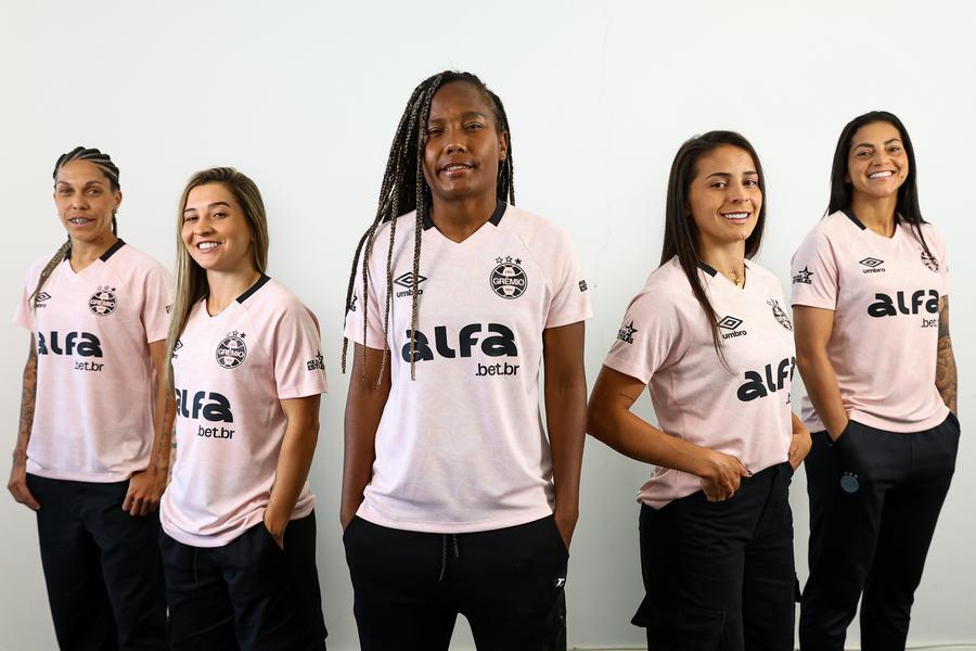 Equipe feminina usar&aacute; os novos modelos nos jogos de outubro