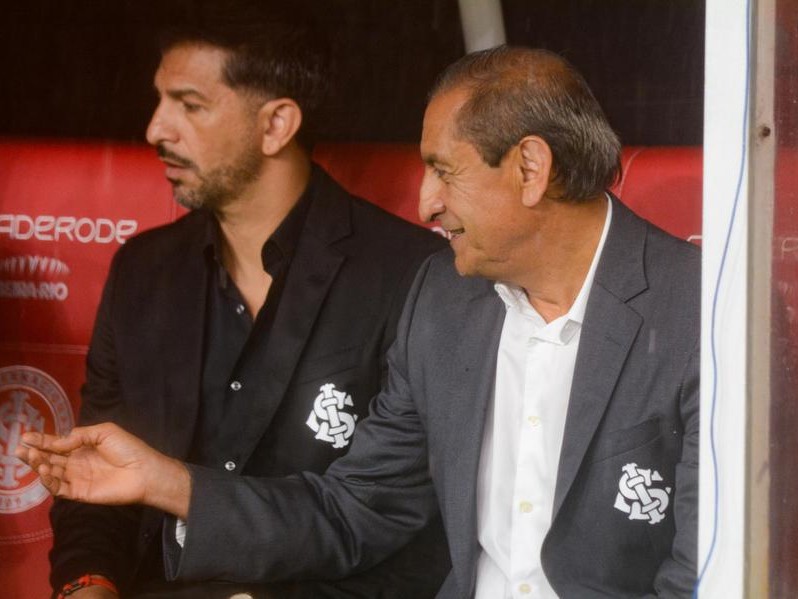 Emiliano e Ramón Díaz mudaram o esquema do Inter, mas principalmente recuperaram a autoestima do grupo Emiliano e Ramón Díaz mudaram o esquema do Inter, mas principalmente recuperaram a autoestima do grupo