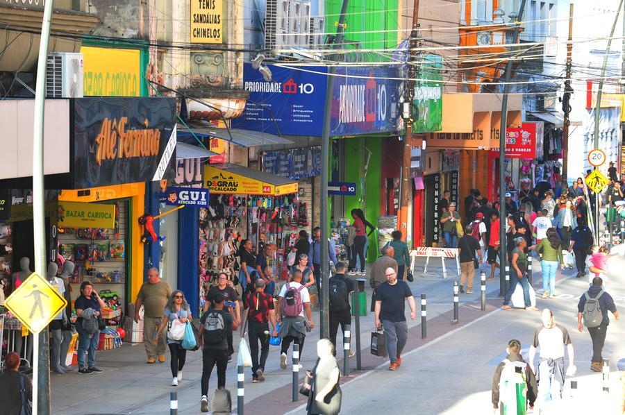Domingo &eacute; dia de com&eacute;rcios fechados e servi&ccedil;os p&uacute;blicos em regime de plant&atilde;o