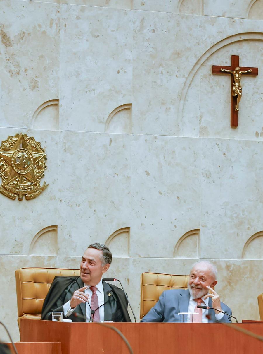 Presidente Lula na sess&atilde;o solene de abertura do Ano Judici&aacute;rio de 2025 no Supremo Tribunal Federal, ao lado do STF, Lu&iacute;s Roberto Barroso