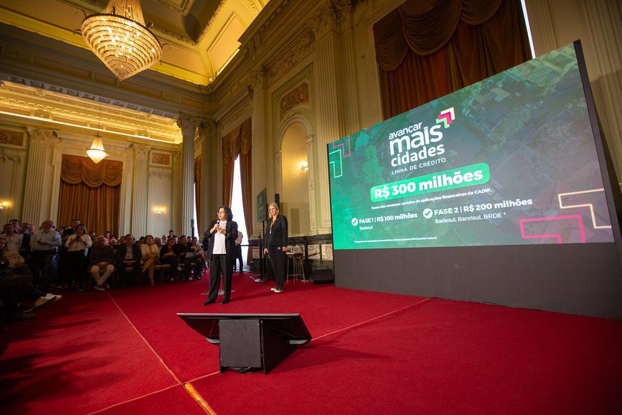 As secret&aacute;rias Pricilla Santana, da Fazenda (e) e Paula Mascarenhas, de Rela&ccedil;&otilde;es Institucionais, foram respons&aacute;veis pela elabora&ccedil;&atilde;o da medida