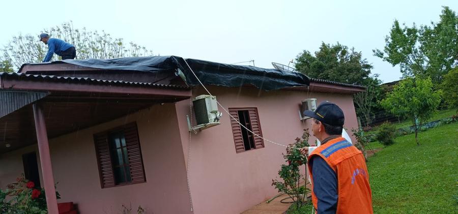 RS j&aacute; teve danos com fortes ventos neste domingo