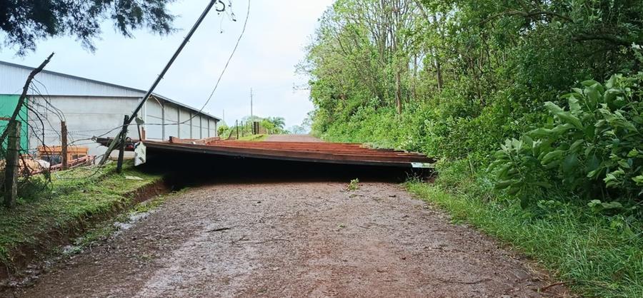 Temporais isolados deixam estragos no Rio Grande do Sul