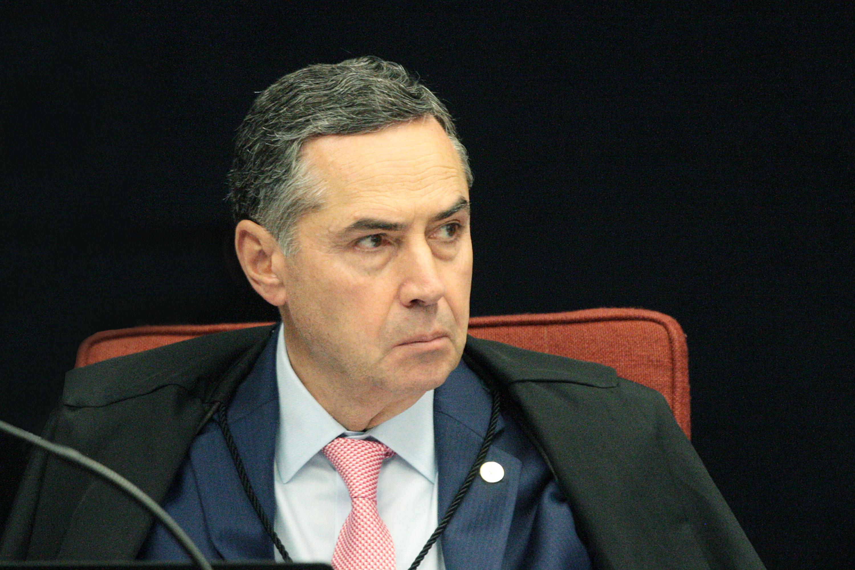 Rea&ccedil;&atilde;o de Barroso foi a um grupo de estudantes que protestava contra a sua presen&ccedil;a