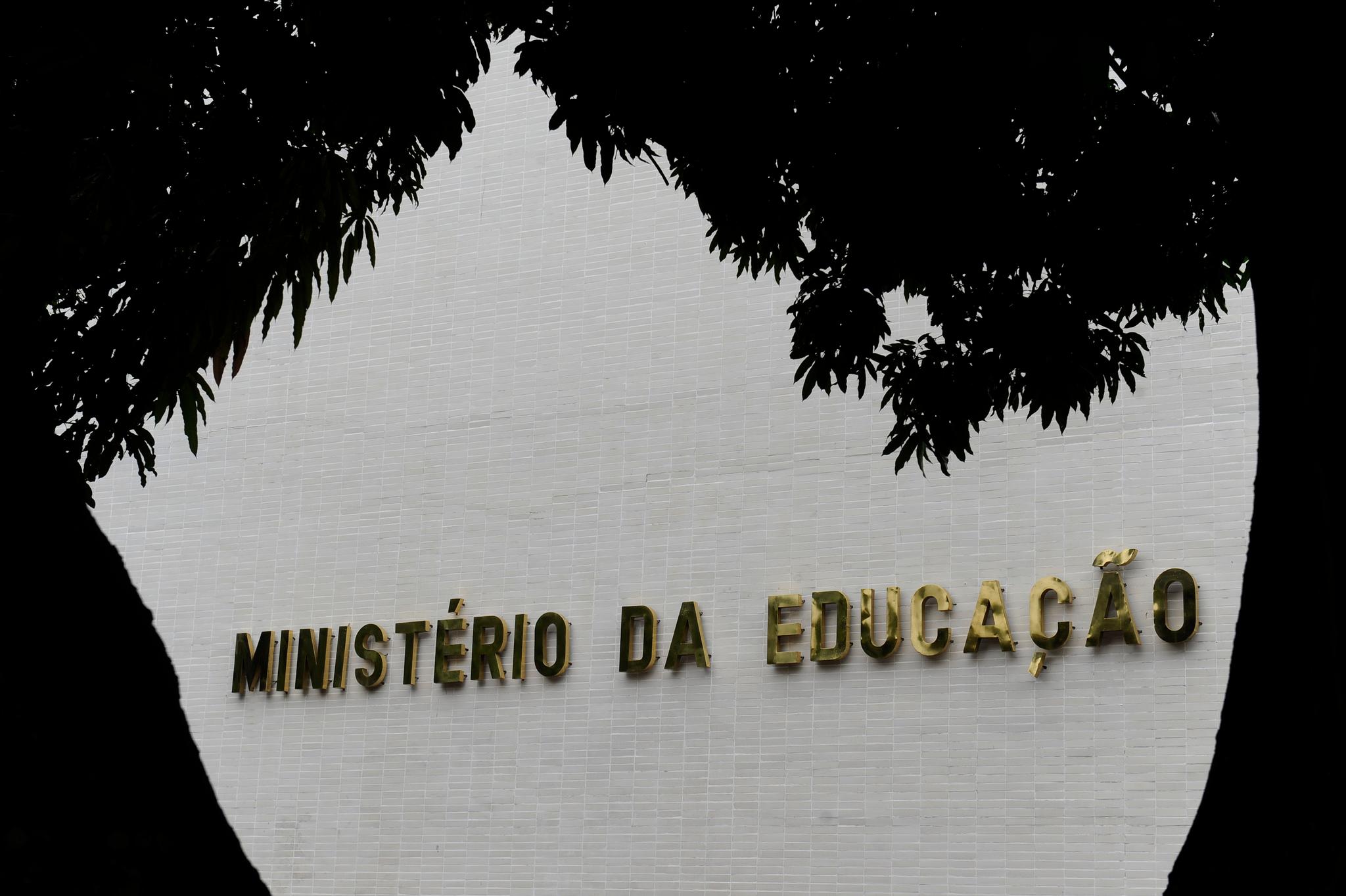 Durante o primeiro e o segundo trimestre de 2023, foram pagos R$ 580 milh&otilde;es e R$ 410 milh&otilde;es