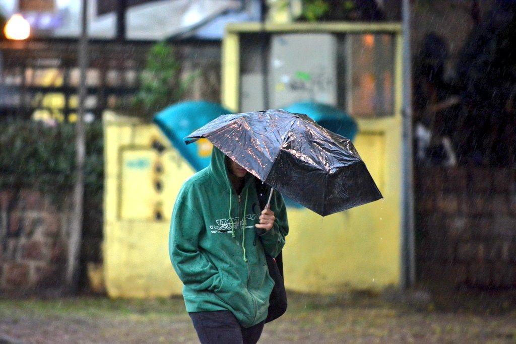 Rajadas de vento devem oscilar entre 50 km/h e 70 km/h em diferentes cidades 