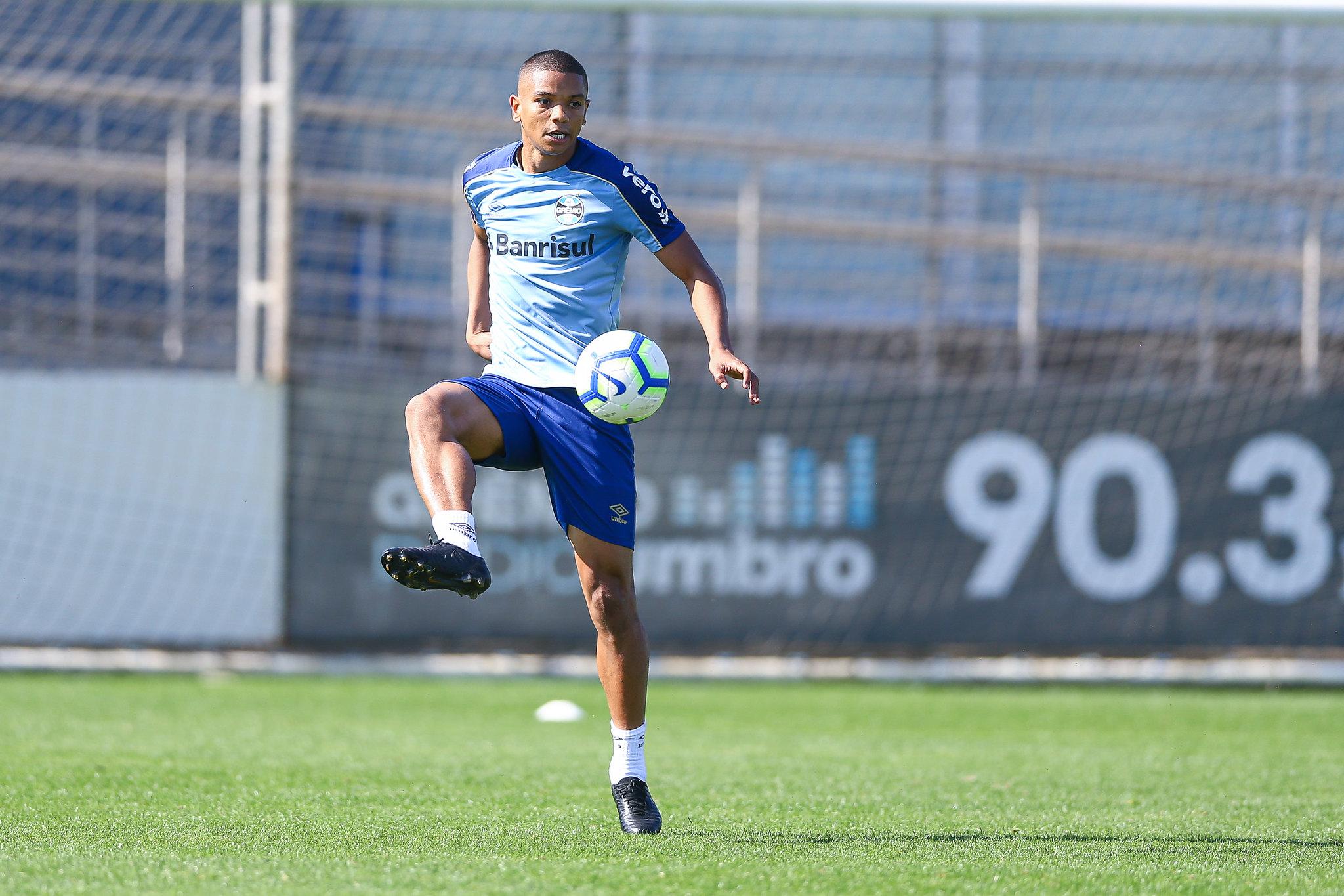 David Braz confirmou que testou positivo para a Covid-19 ap&oacute;s retorno do jogo contra o Independiente