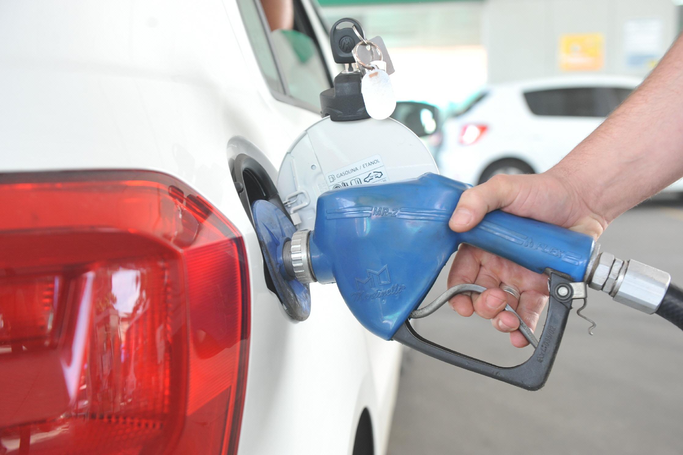 Desde o in&iacute;cio de mar&ccedil;o, o pre&ccedil;o m&eacute;dio do combust&iacute;vel j&aacute; aumentou R$ 0,35