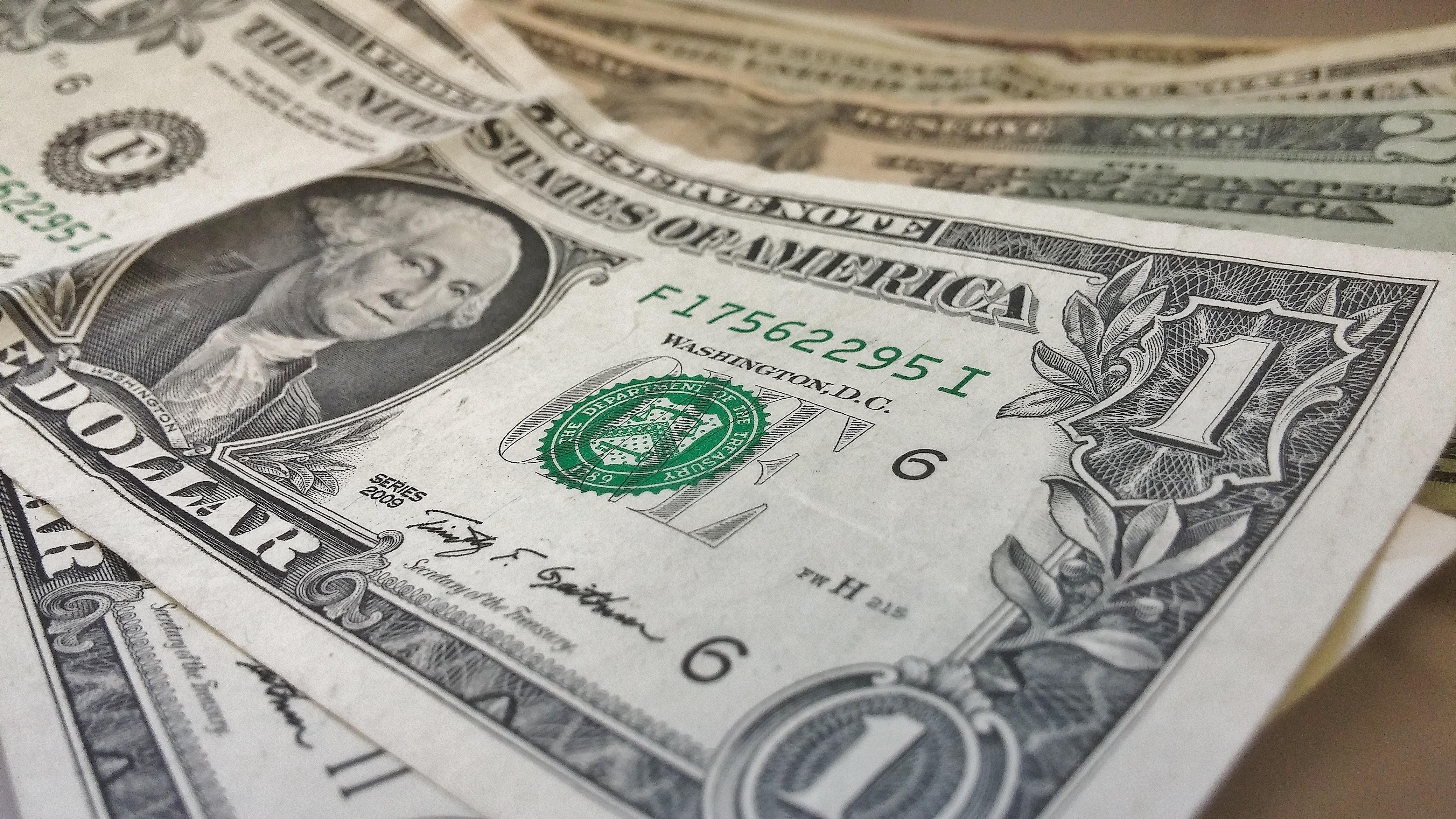 Cota&ccedil;&atilde;o do d&oacute;lar atingiu recorde em novembro