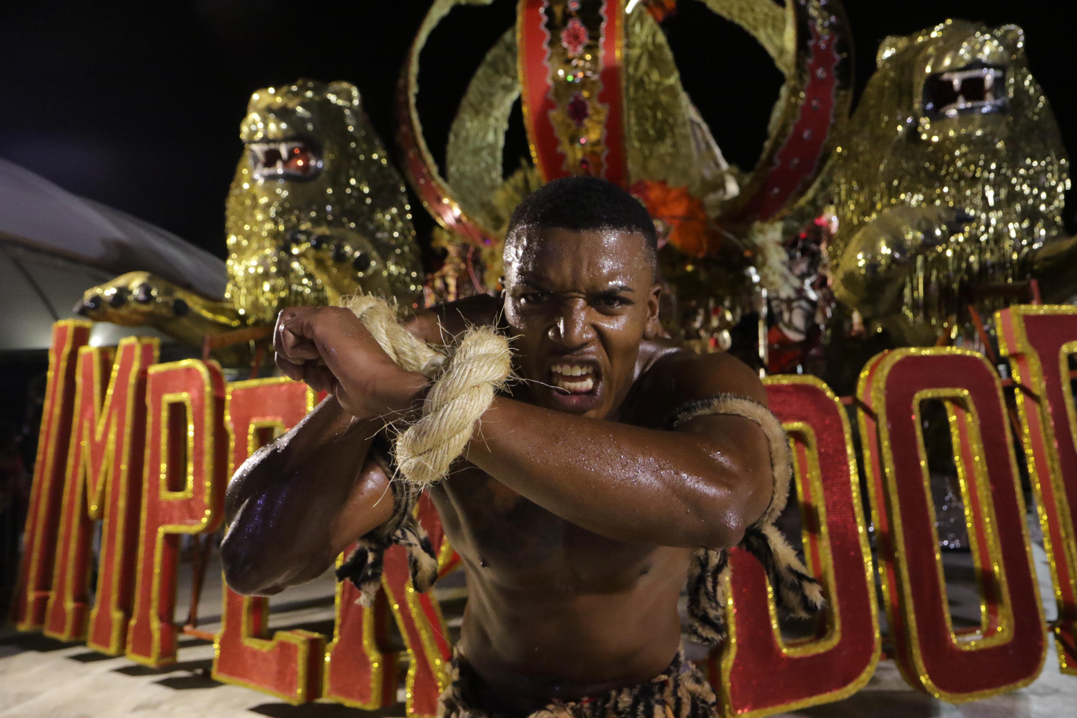 Bicampe&atilde; Imperadores do Samba promete surpreender logo no come&ccedil;o do desfile no Porto Seco
