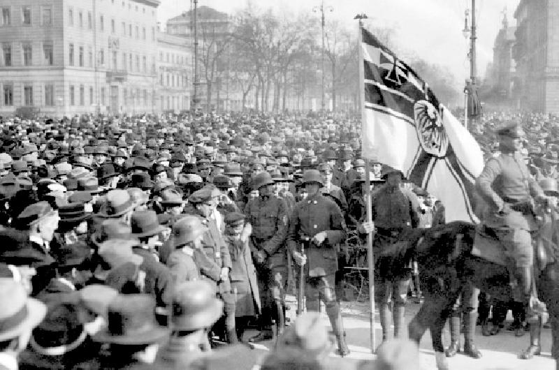 Popula&ccedil;&atilde;o mobilizada vai &agrave;s ruas na Alemanha contra o golpe de Estado