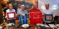 A gangorra quebrou e Grêmio e Inter estão igualmente mal dentro e fora de campo