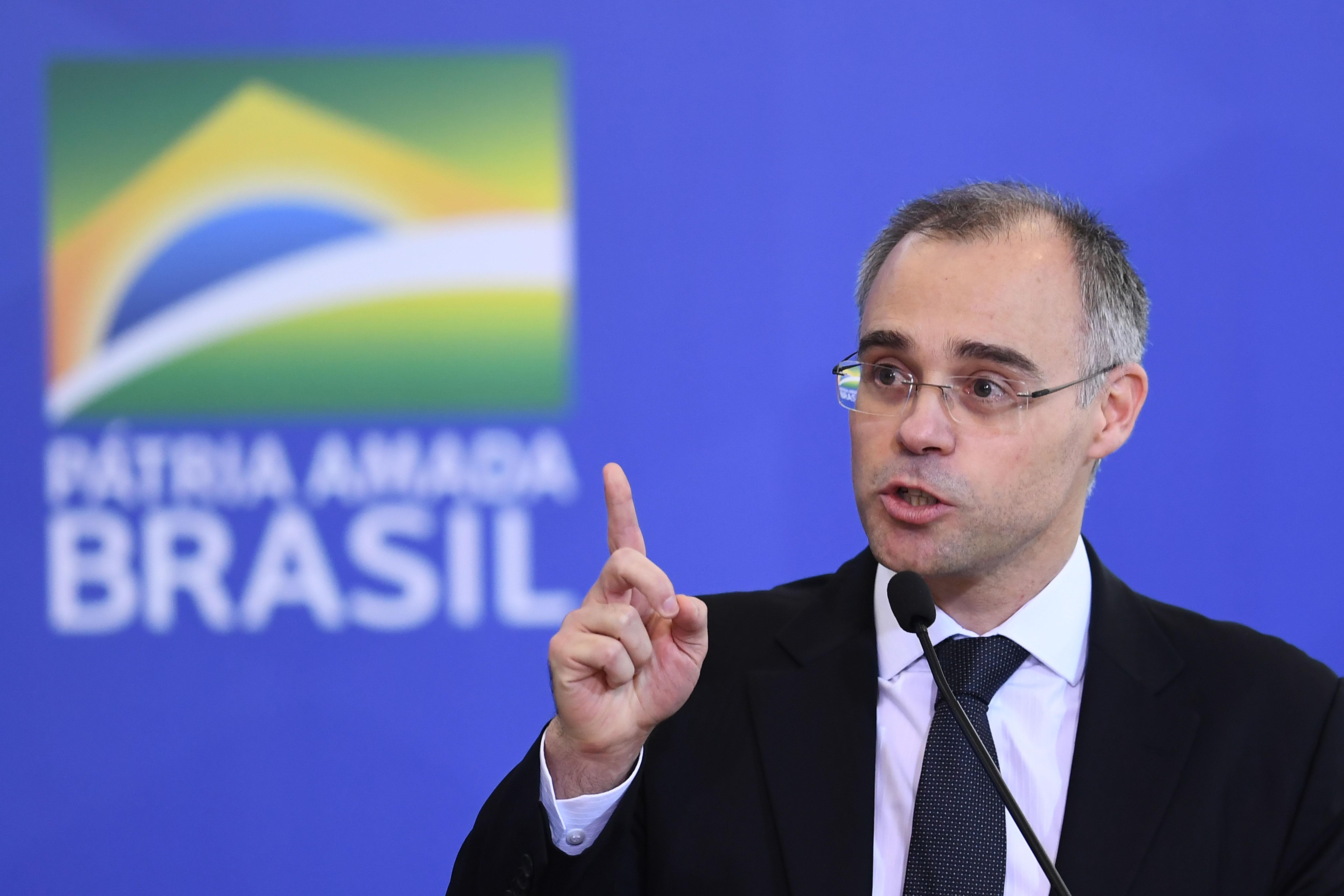 Mendon&ccedil;a vai ocupar o posto que hoje pertence a Marco Aur&eacute;lio Mell