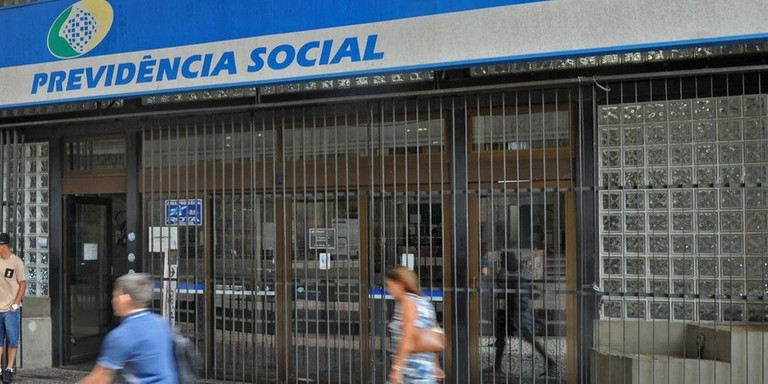 Justiça libera R$ 1,3 bilhão de atrasados a mais de 83 mil beneficiários do INSS Justiça libera R$ 1,3 bilhão de atrasados a mais de 83 mil beneficiários do INSS