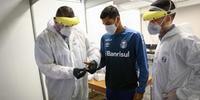 Jogadores de futebol submetem-se a testes quase que diariamente