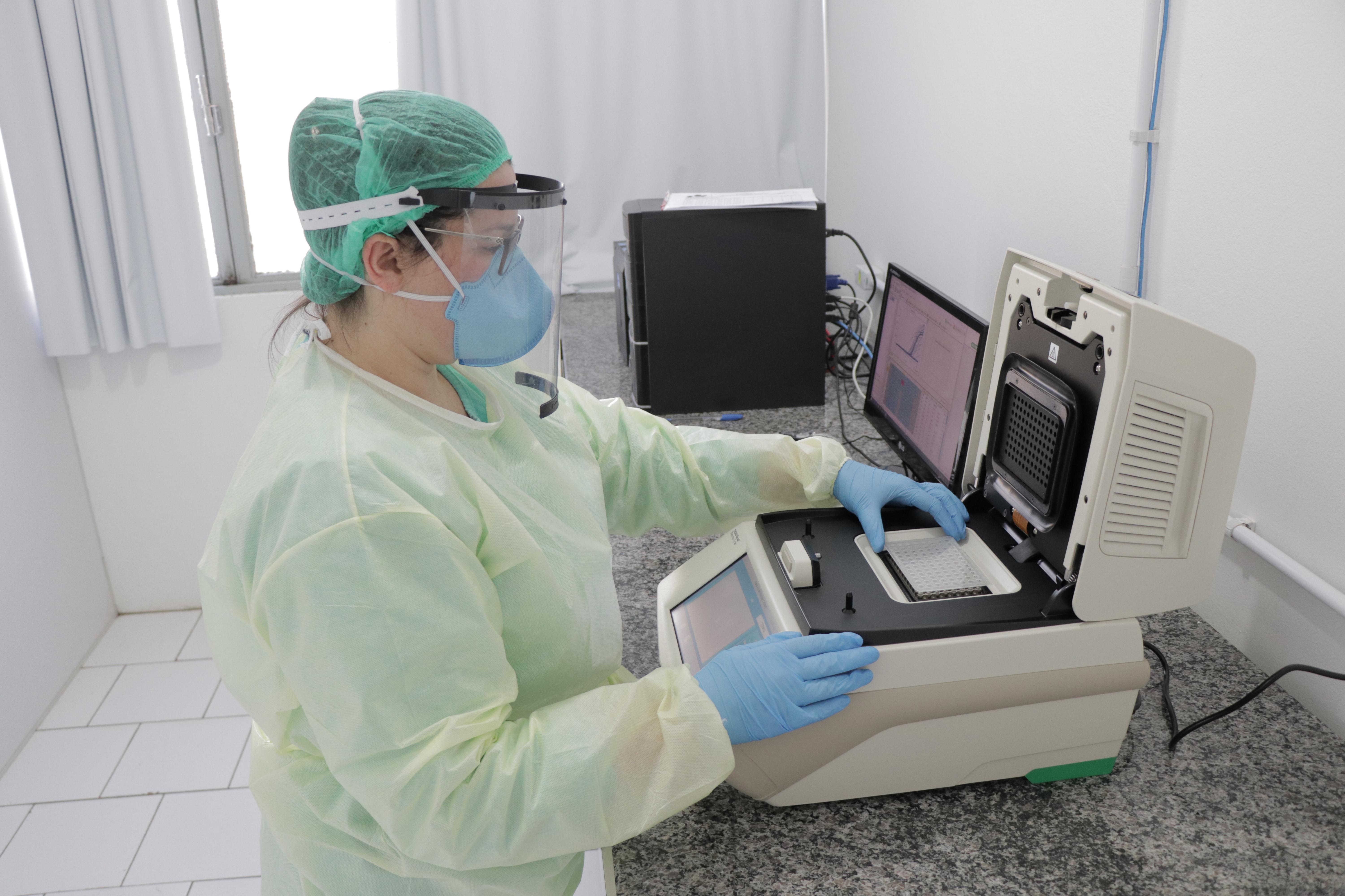 A institui&ccedil;&atilde;o produz &aacute;lcool em gel, protetores faciais e testes do novo coronav&iacute;rus