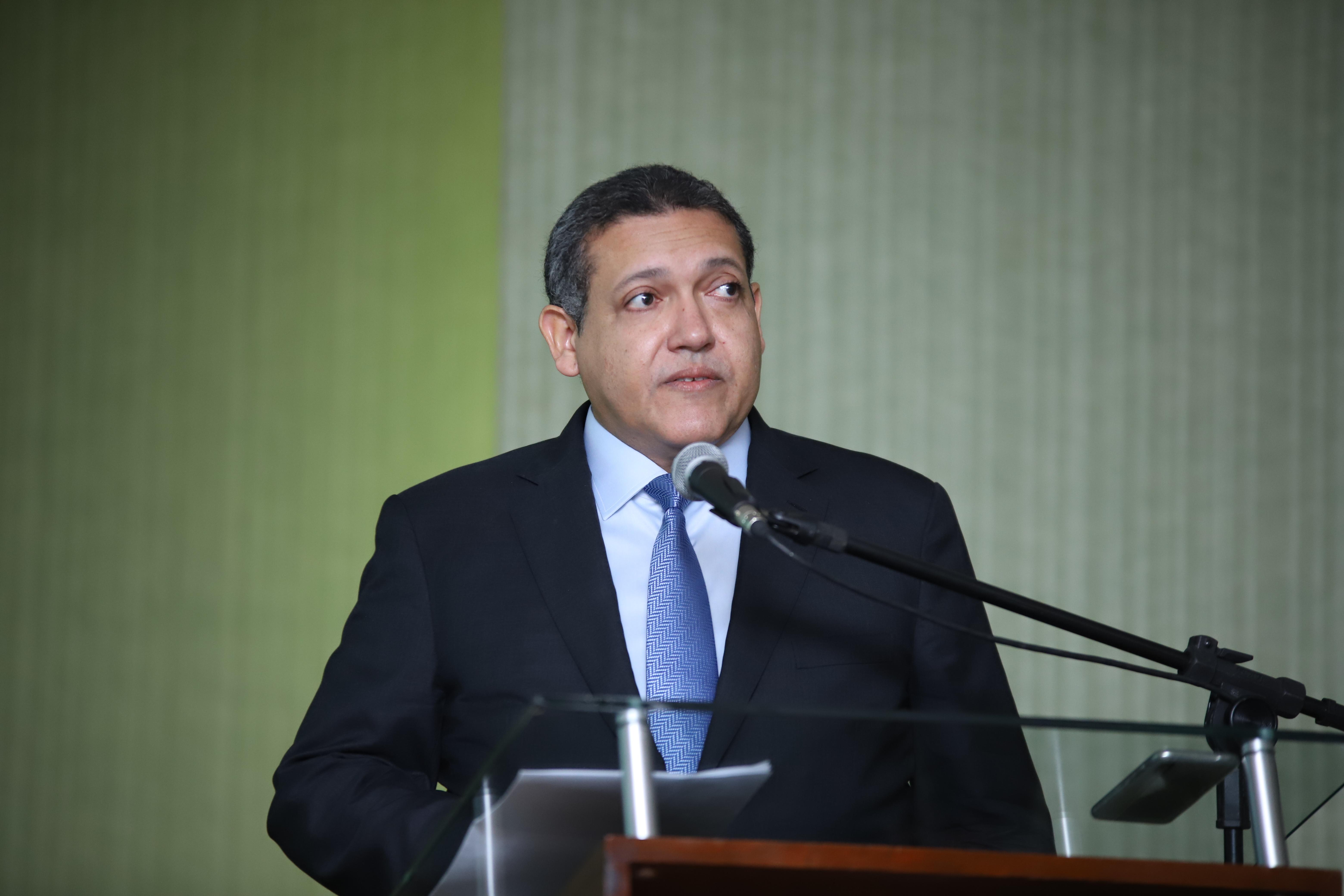 Indicado do presidente para a vaga no STF tamb&eacute;m procurou refor&ccedil;ar posi&ccedil;&atilde;o de combate &agrave; corrup&ccedil;&atilde;o