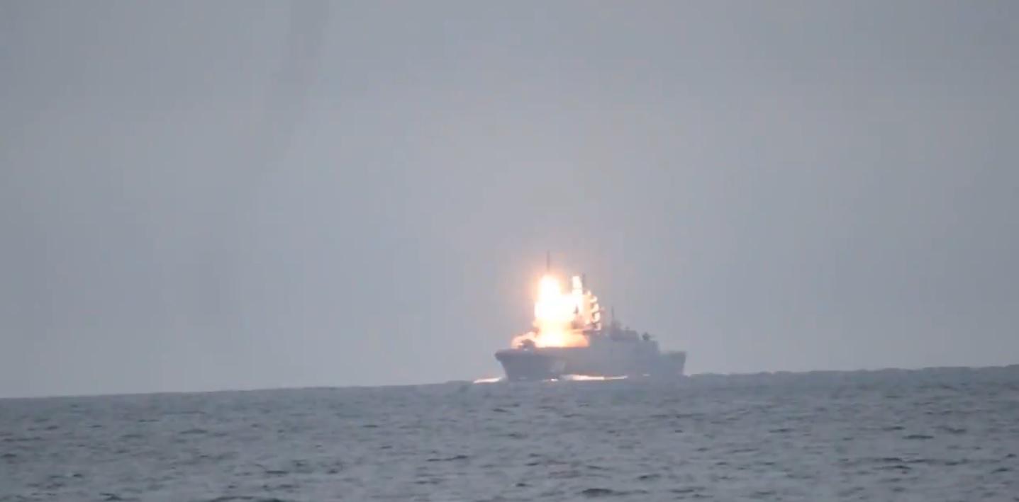 Ucr&acirc;nia afirma que derrubou m&iacute;ssil hipers&ocirc;nico russo 