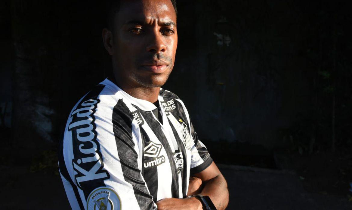 Jogador foi anunciado como refor&ccedil;o do Santos no &uacute;ltimo fim de semana