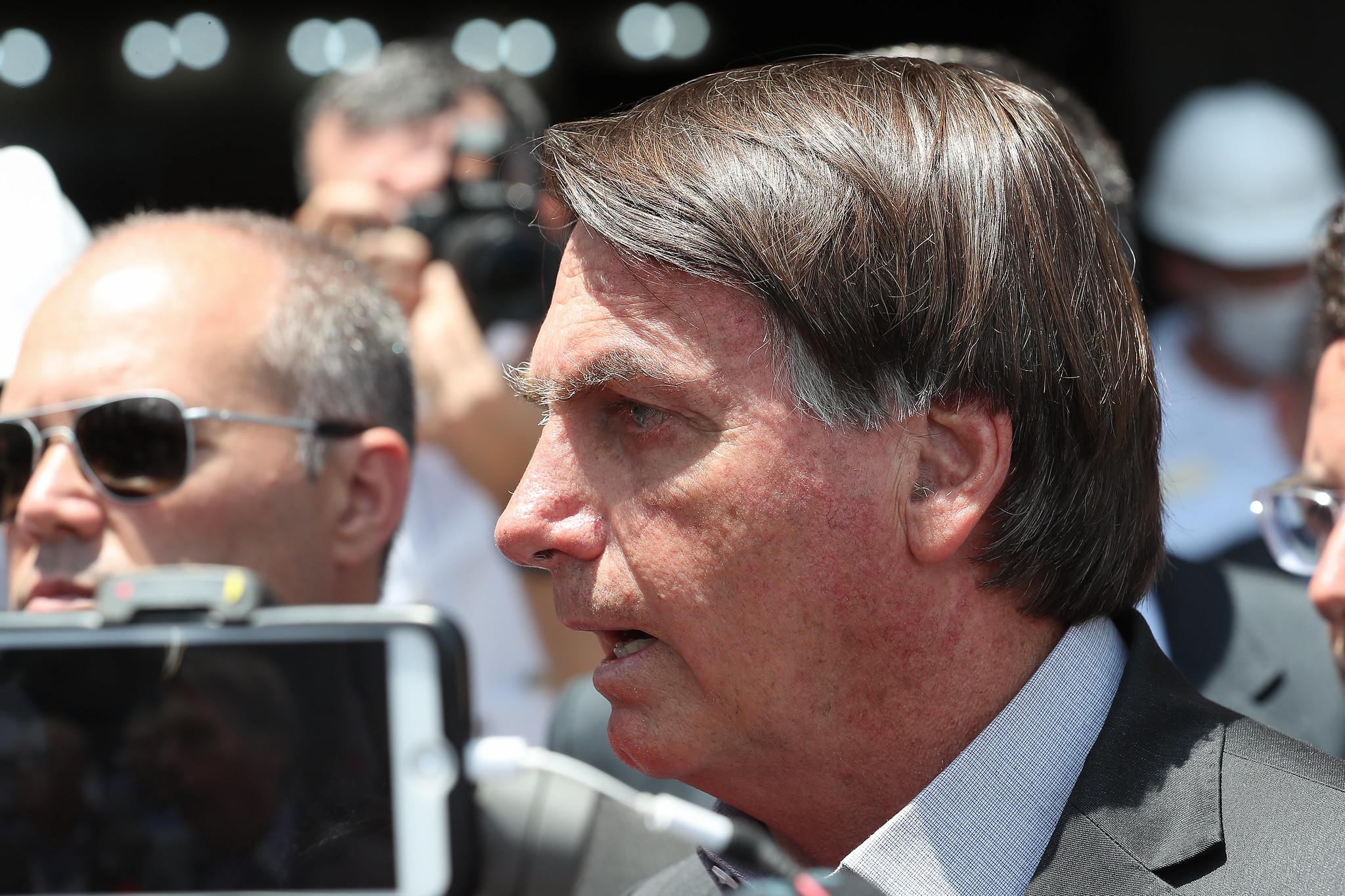 Presidente defende que vacina n&atilde;o seja obrigat&oacute;ria