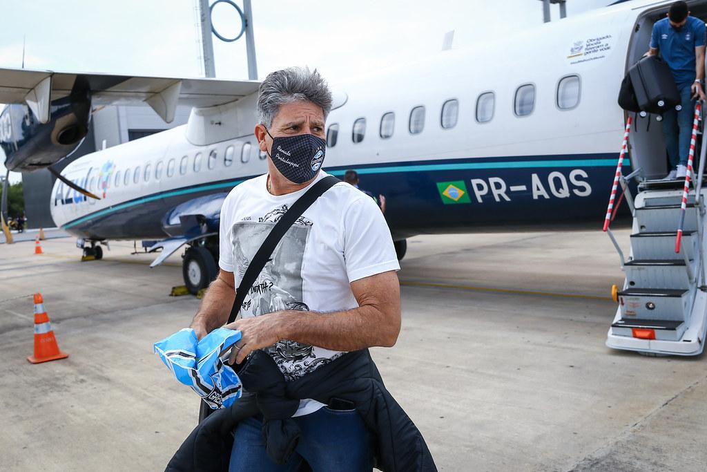 Delega&ccedil;&atilde;o do Gr&ecirc;mio n&atilde;o teve autoriza&ccedil;&atilde;o para pousar em Porto Alegre, devido ao fechamento da pista, e teve que retornar para Curitiba