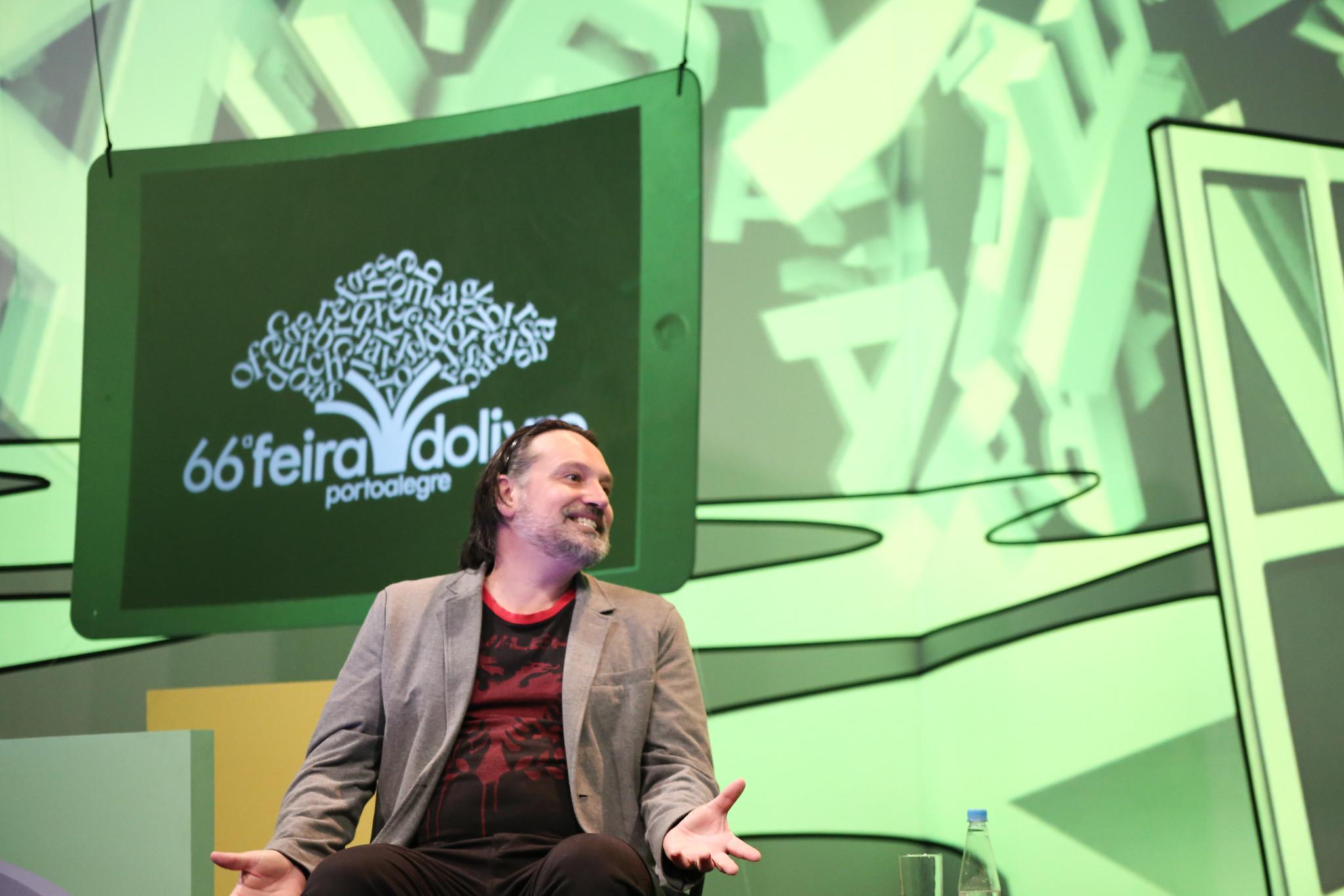 Antonio Schimeneck: "N&atilde;o h&aacute; muito espa&ccedil;o na m&iacute;dia e nas livrarias para a literatura infantil e juvenil