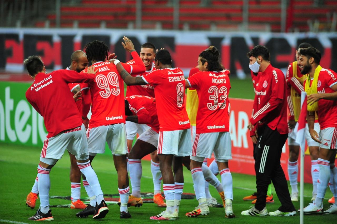 Rodinei marcou belo gol na partida