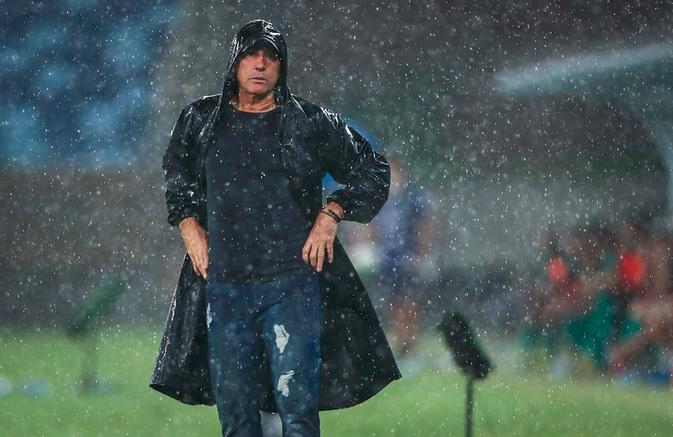 Renato voltou a citar dificuldades do calend&aacute;rio