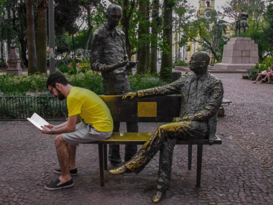 Porto-alegrenses lêem, em média, 4,61 livros por ano Porto-alegrenses lêem, em média, 4,61 livros por ano