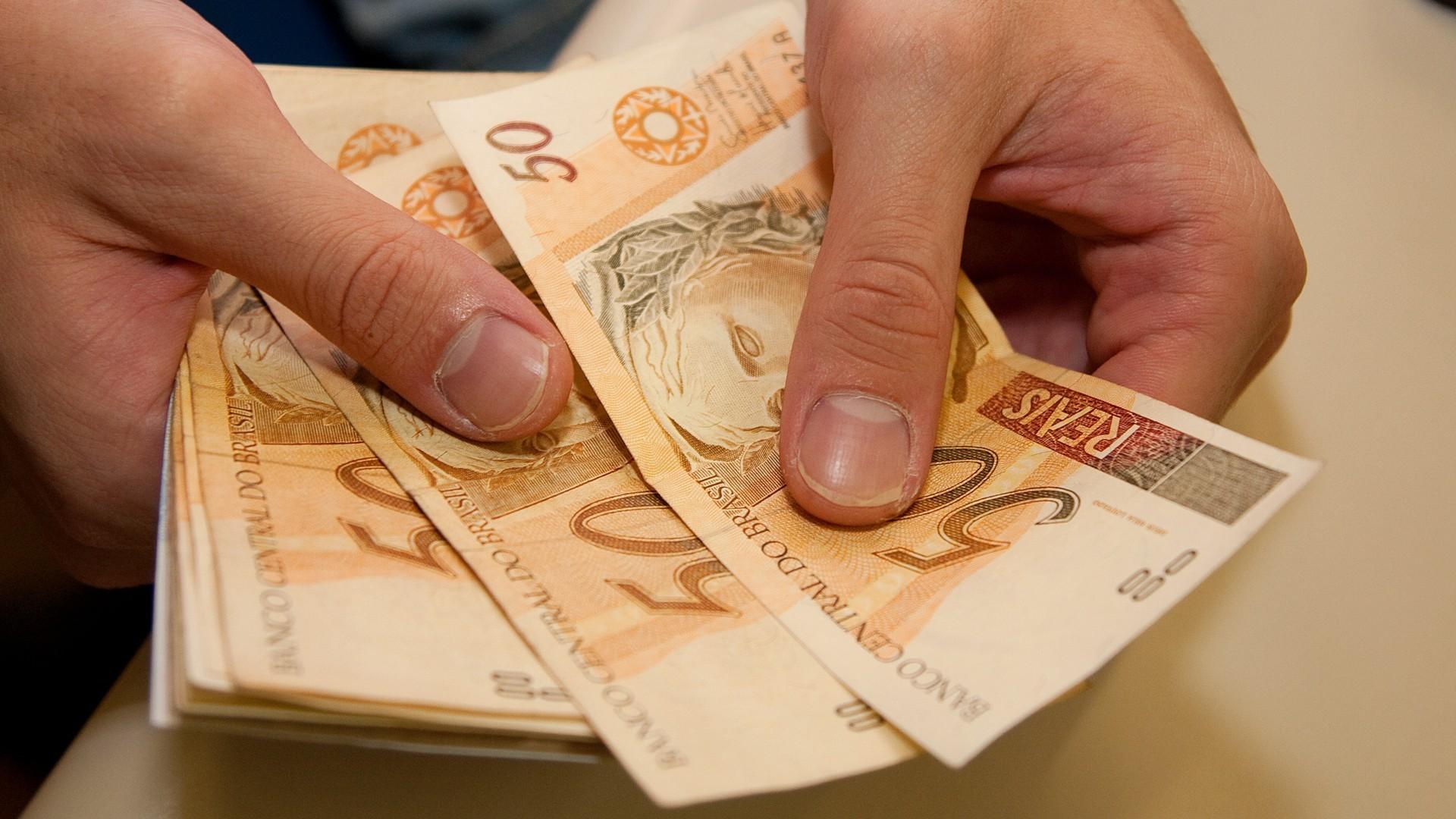 Inten&ccedil;&atilde;o de consumo das fam&iacute;lias fica est&aacute;vel em setembro ante agosto