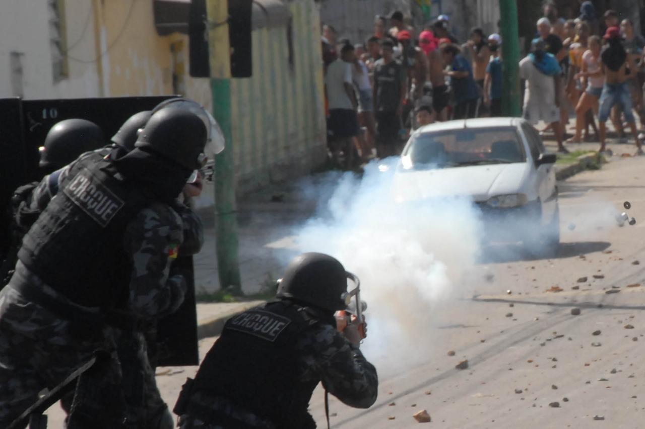 BM usou bombas de g&aacute;s para dispersar protesto