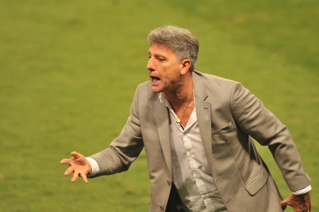 Gr&ecirc;mio manteve invencibilidade, mas n&atilde;o jogou bem nesta quarta-feira