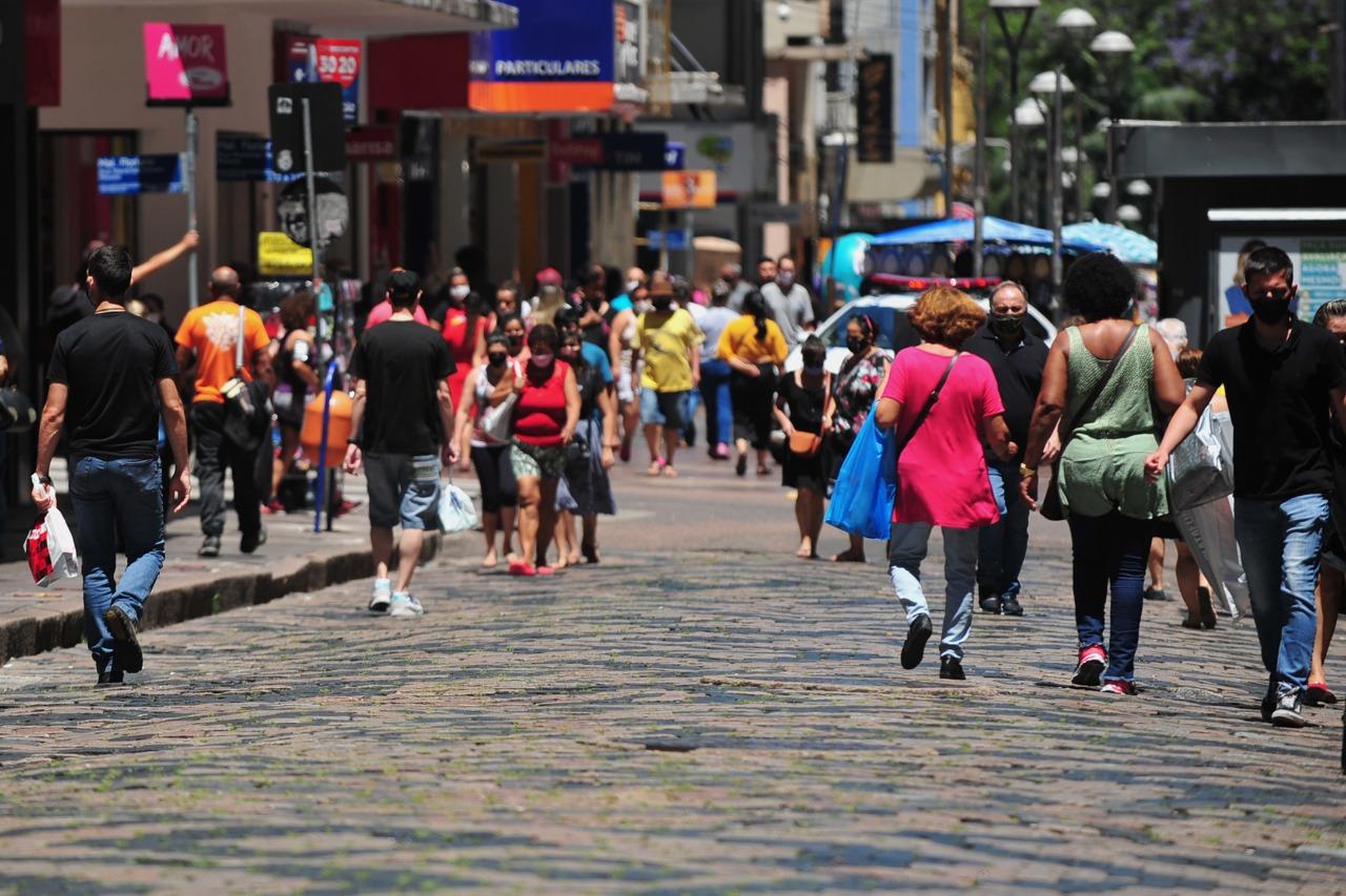 Porto Alegre segue em bandeira vermelha