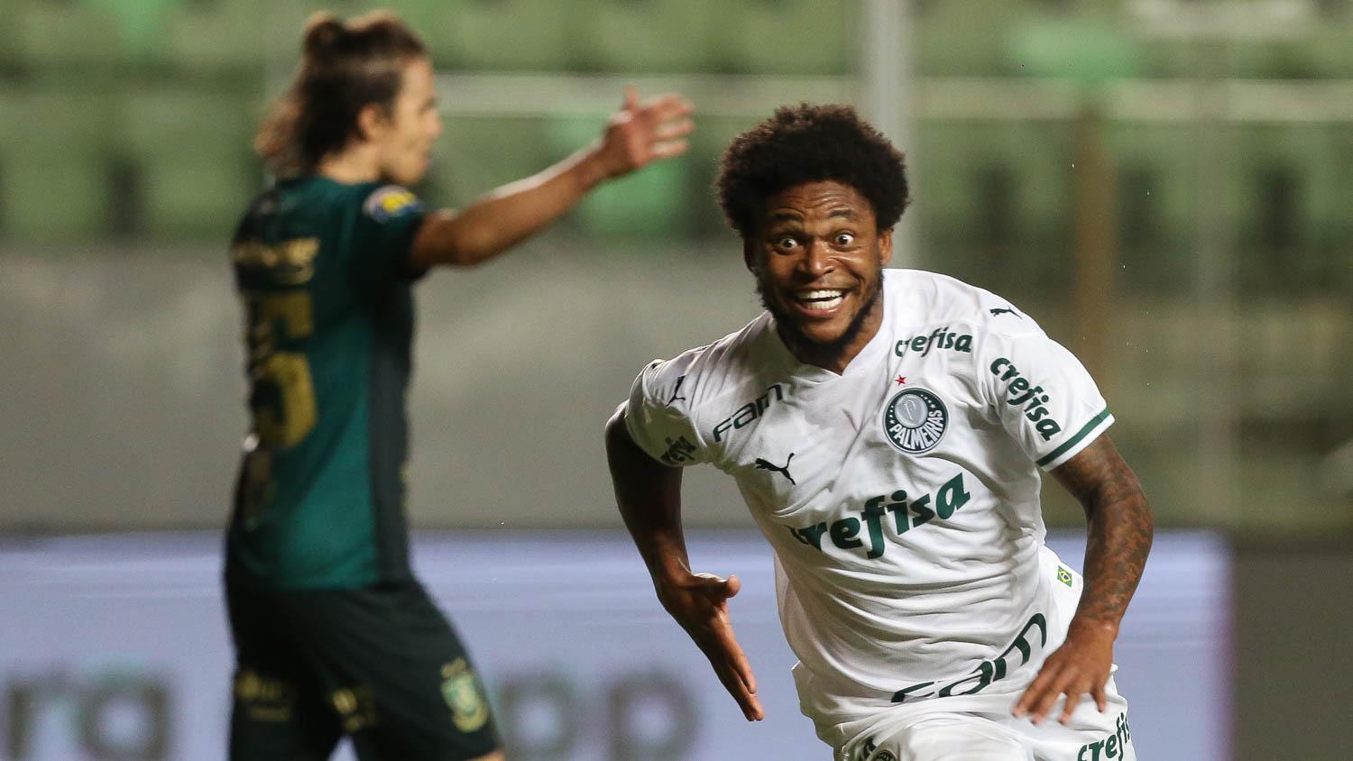 Luiz Adriano foi decisivo no confronto