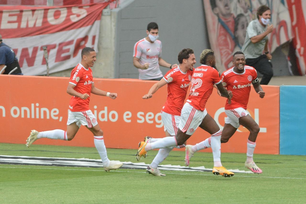 Inter virou o Gre-Nal no &uacute;ltimo minuto