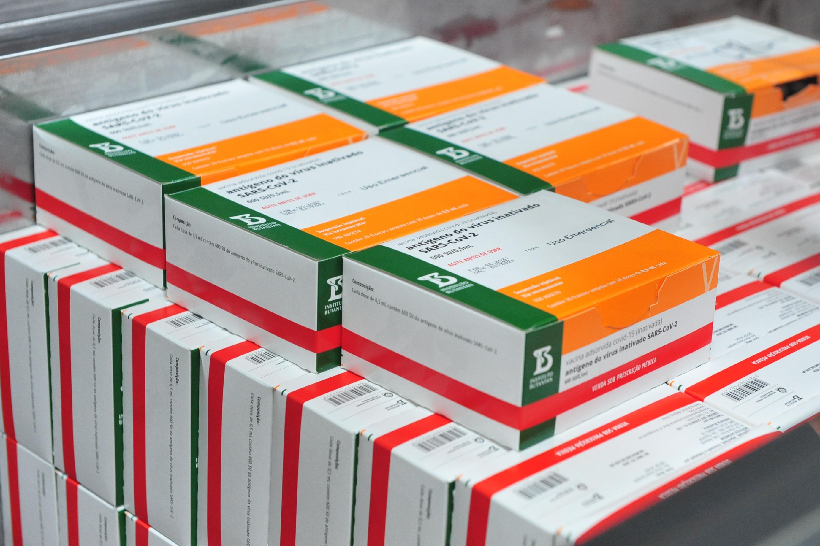 Rio Grande do Sul receber&aacute; mais doses da Coronavac nesta semana