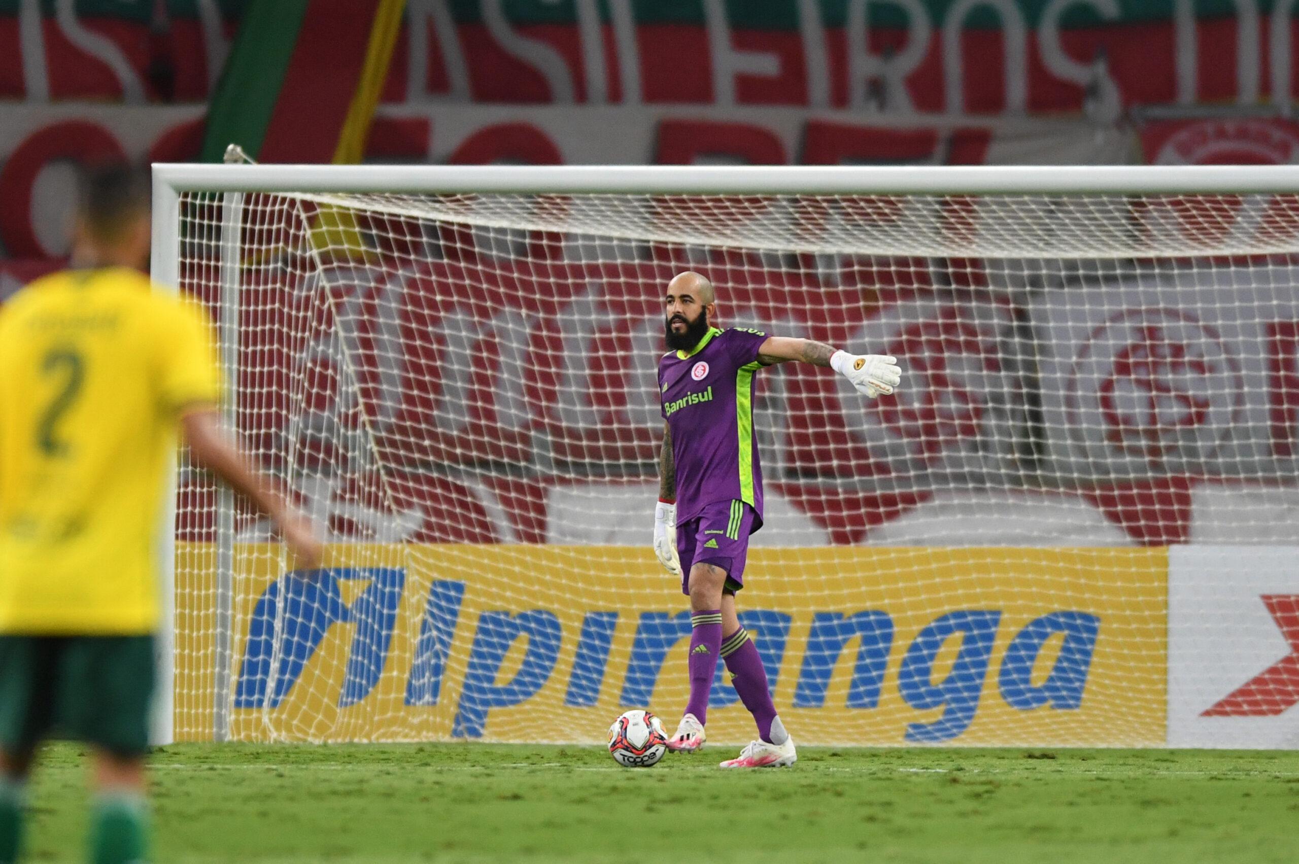 Goleiro realizou corre&ccedil;&atilde;o na ter&ccedil;a-feira