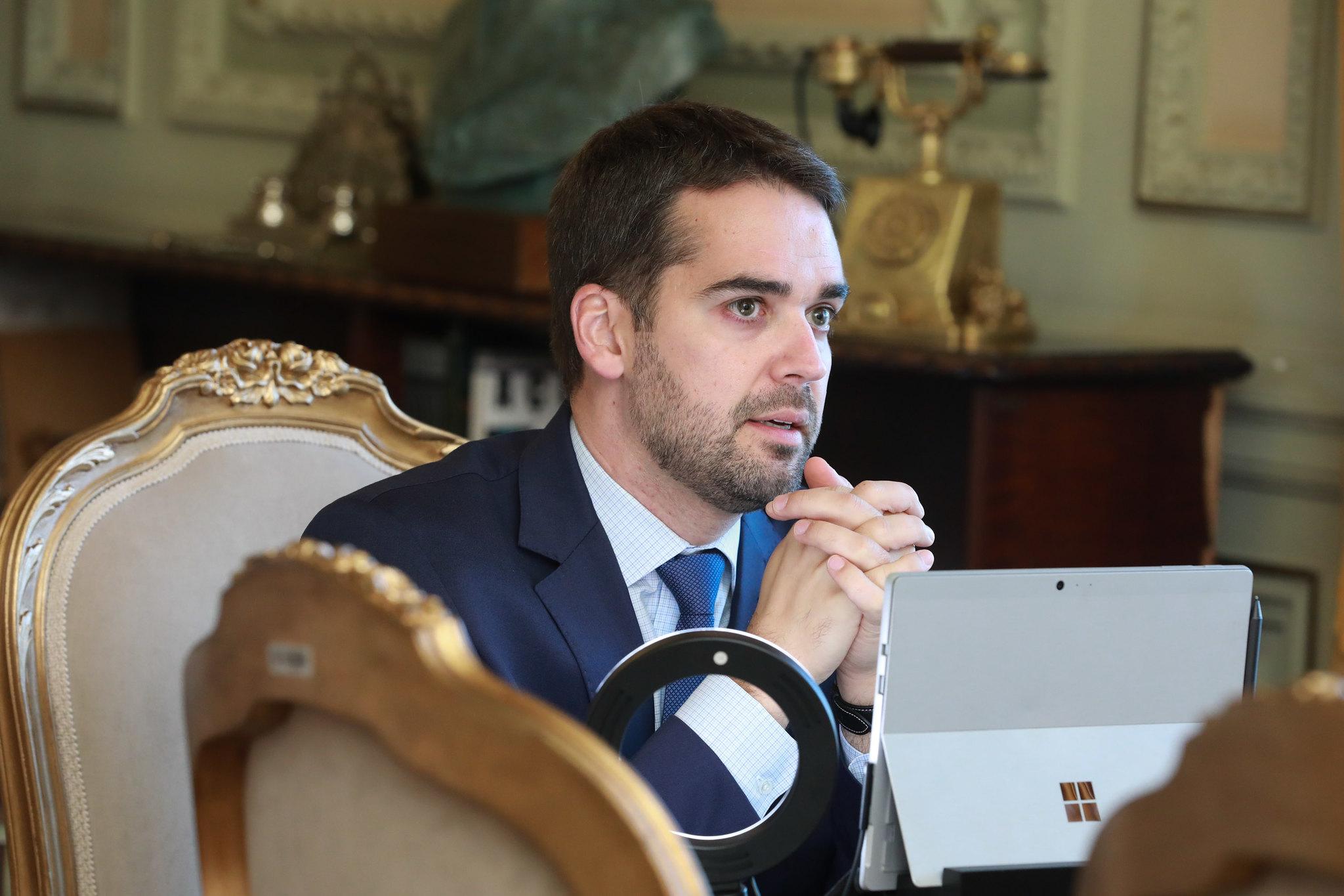 Governador do Rio Grande do Sul foi afastado do comando da sigla