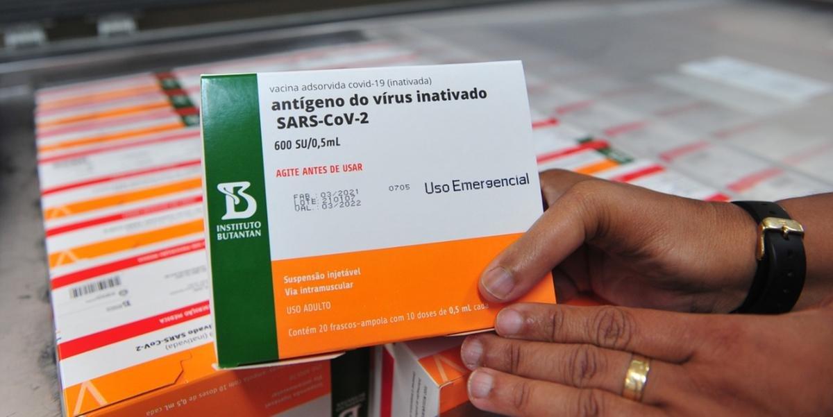 Minist&eacute;rio da Sa&uacute;de envia ao RS mais de 440 mil doses de vacina contra a Covid-19 