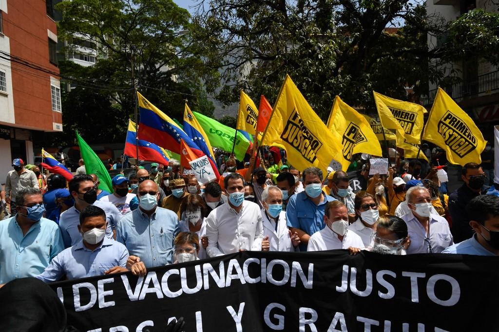 Protesto pede vacinas na Venezuela