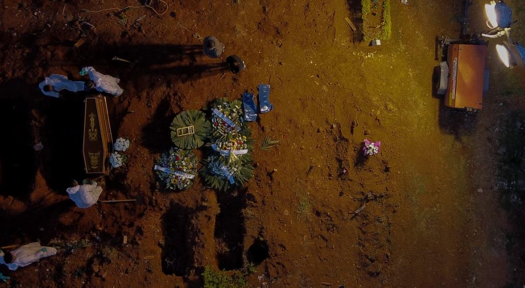 Brasil tem 2.929 &oacute;bitos por covid-19 em 24h e passa de 370 mil v&iacute;timas