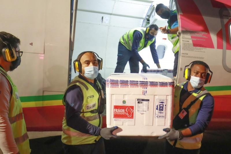 RS receber&aacute; mais de 242 mil doses de vacinas contra a Covid-19 