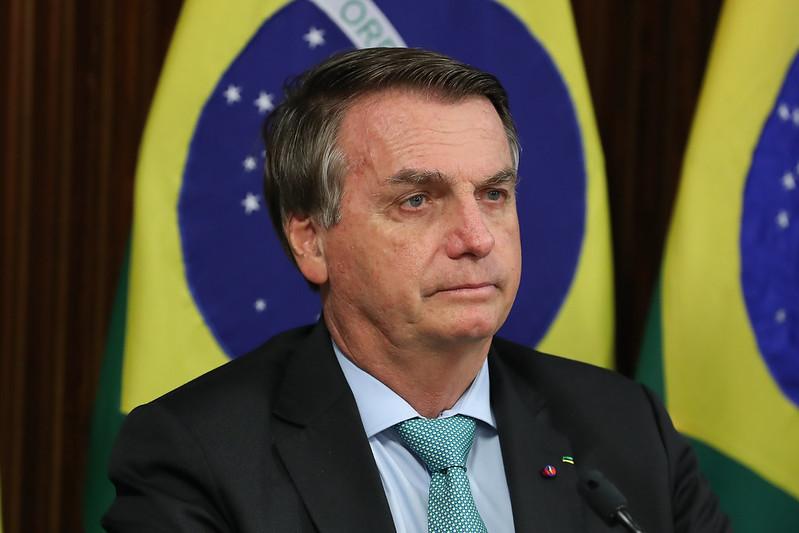 Bolsonaro anuncia plano para reduzir emiss&otilde;es em 40% at&eacute; 2030 