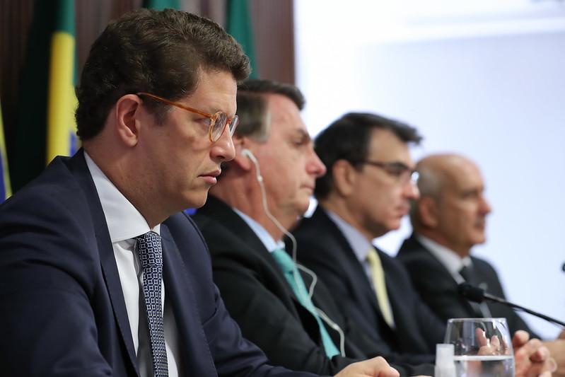Salles diz que ajuda externa pode ajudar a antecipar meta ambiental