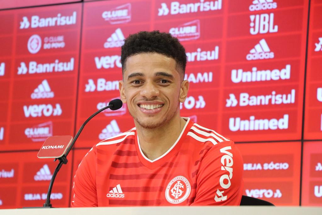 Taison agradeceu muito as mensagens, a recep&ccedil;&atilde;o e a todos os envolvidos para que a volta fosse poss&iacute;vel