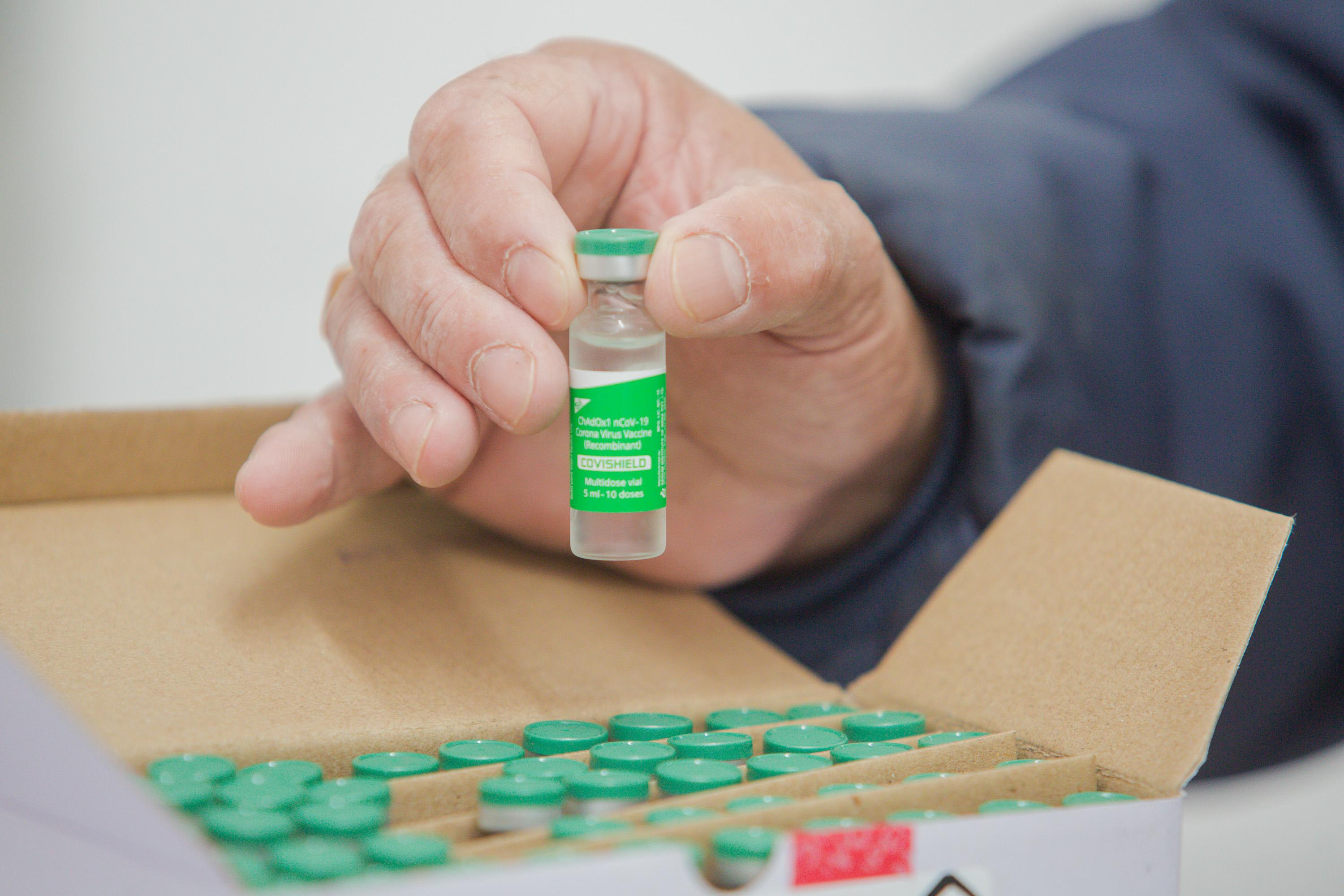 Vacina&ccedil;&atilde;o usar&aacute; imunizante Oxford/Astrazeneca