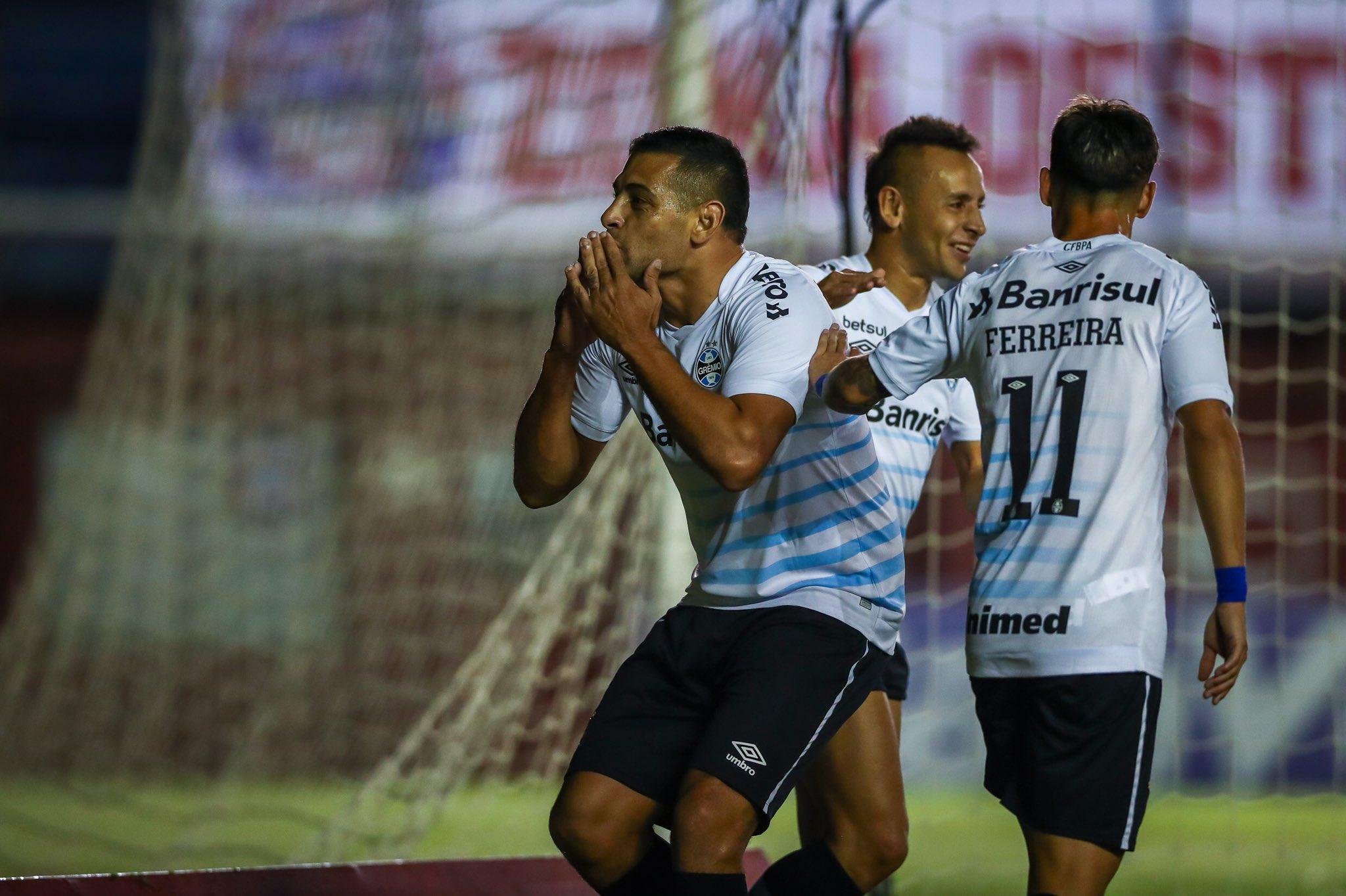 Atacante tem onze gols em dez jogos na temporada